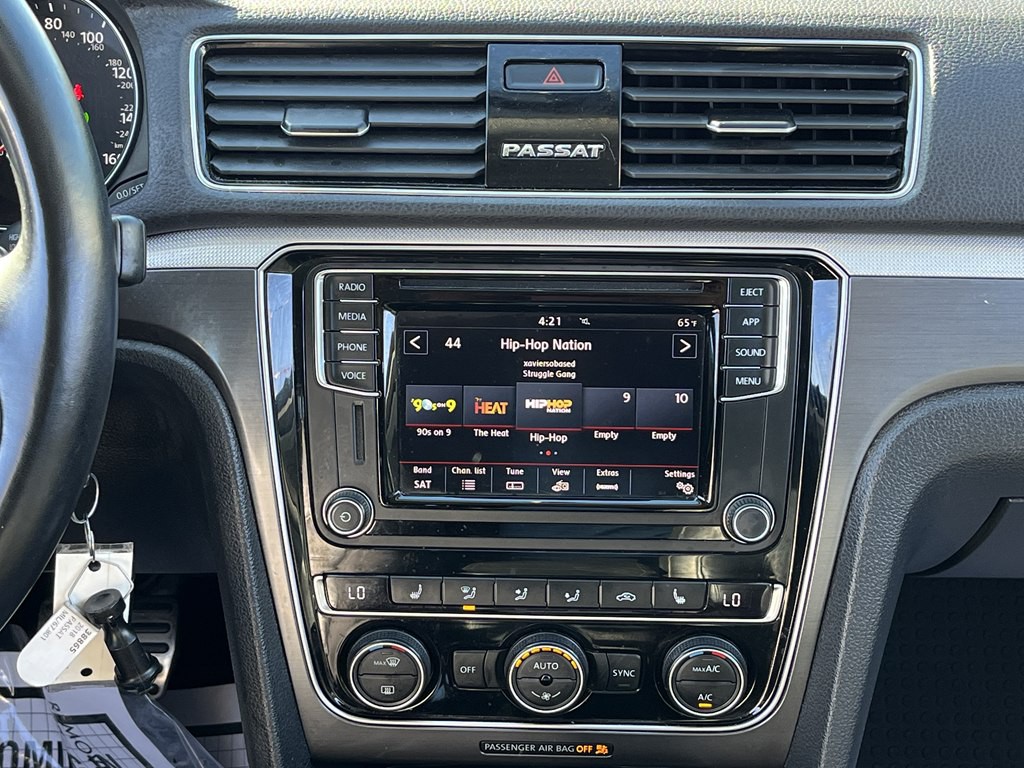 2018 Volkswagen Passat Image 20
