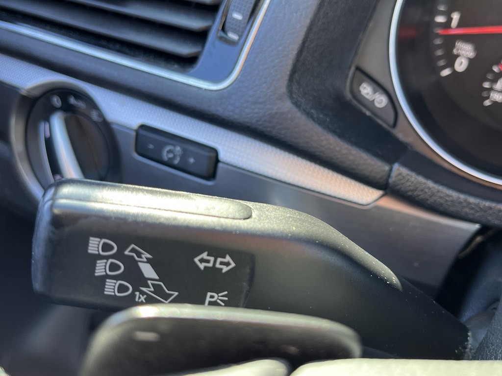 2018 Volkswagen Passat Image 24