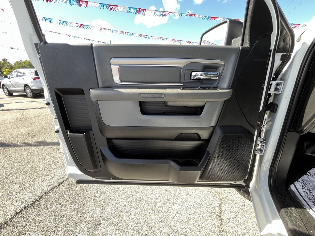 2019 RAM 1500 Image 7