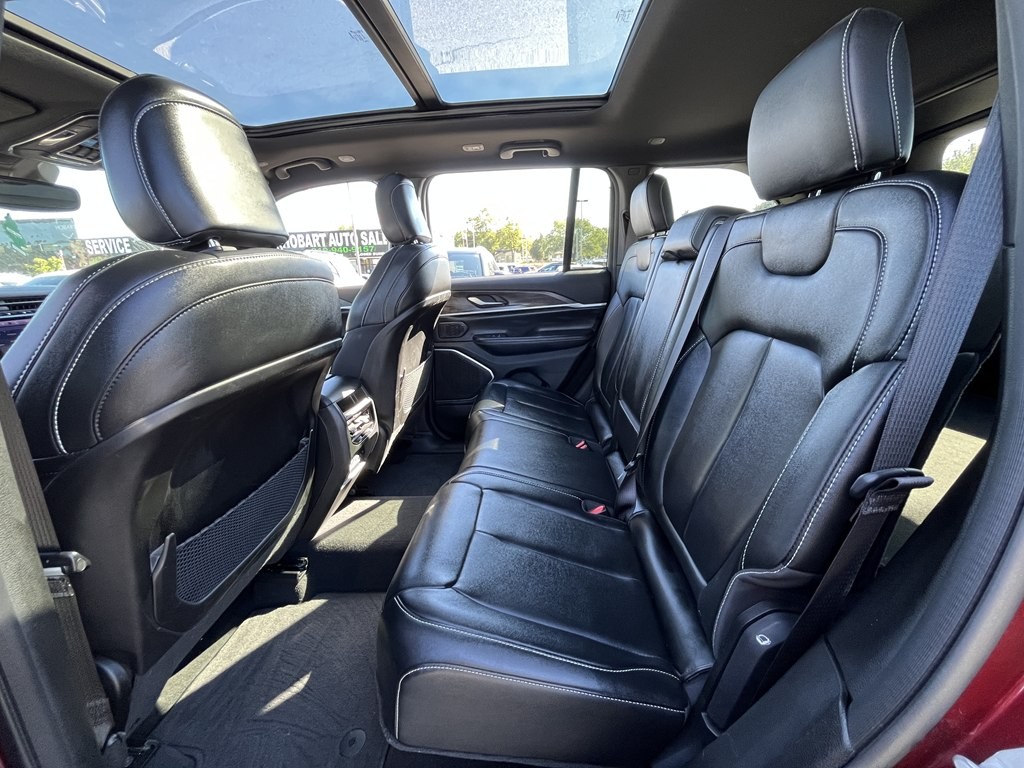 2024 Jeep Grand Cherokee Image 12