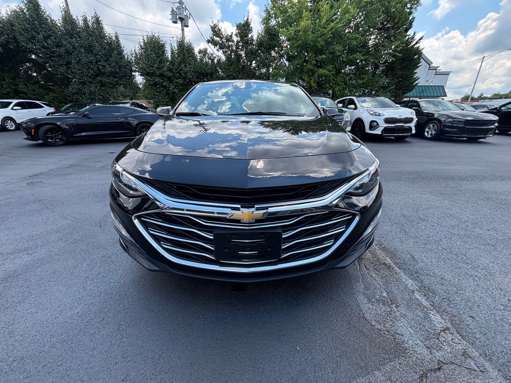 2023 Chevrolet Malibu Image 2