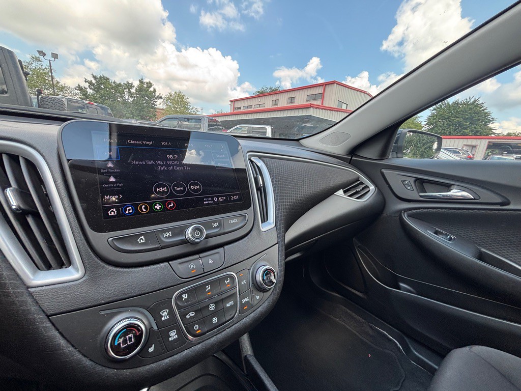 2023 Chevrolet Malibu Image 12