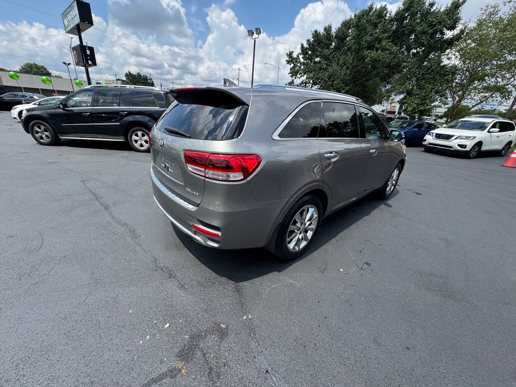 2017 Kia Sorento Image 3