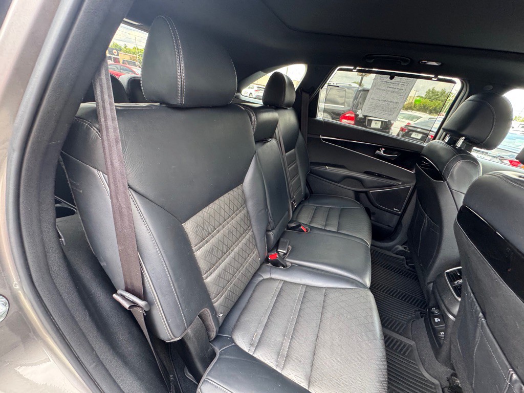 2017 Kia Sorento Image 6
