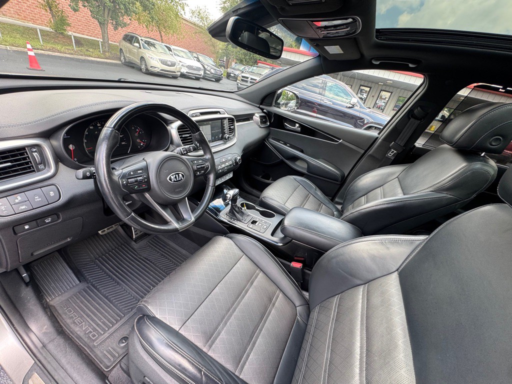 2017 Kia Sorento Image 12