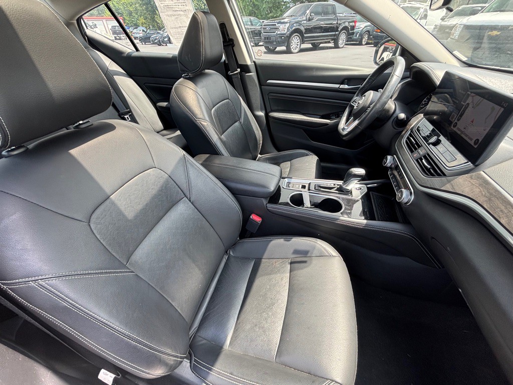 2023 Nissan Altima Image 8