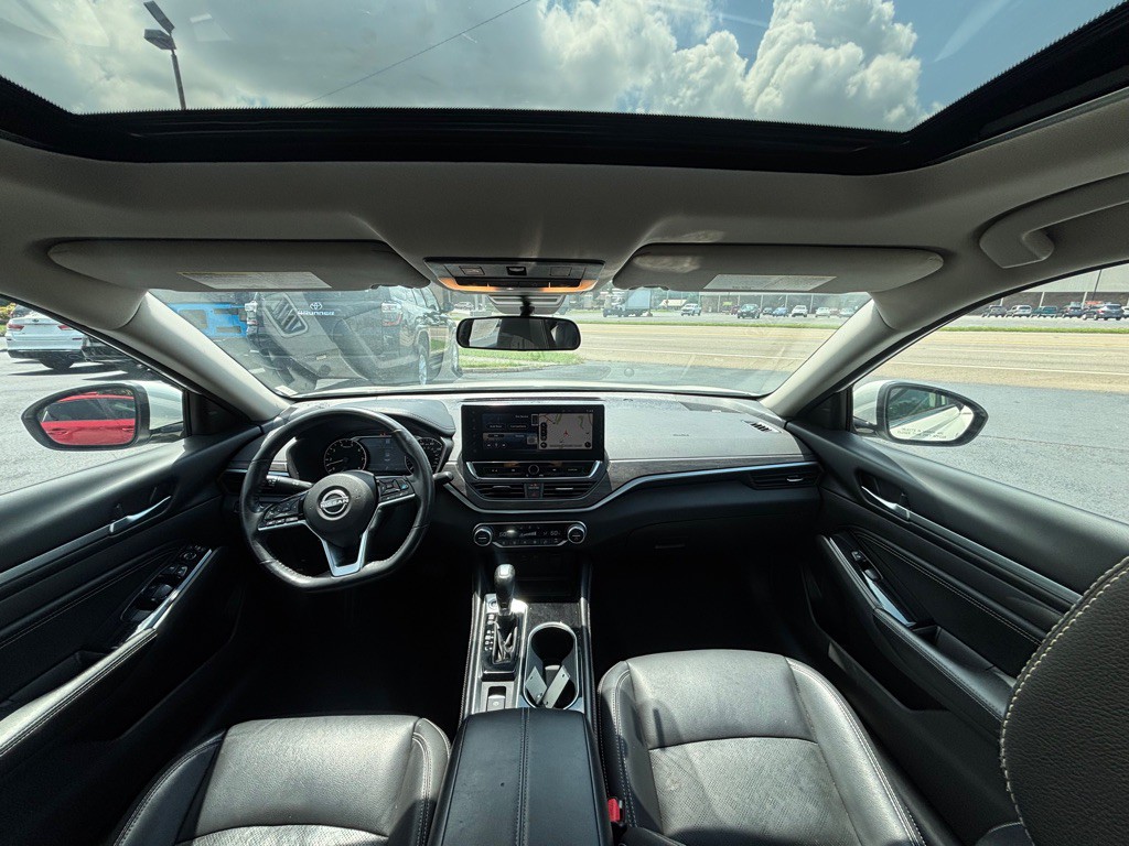 2023 Nissan Altima Image 10