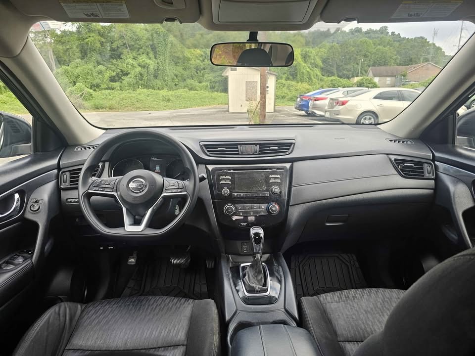 2017 Nissan Rogue Image 8
