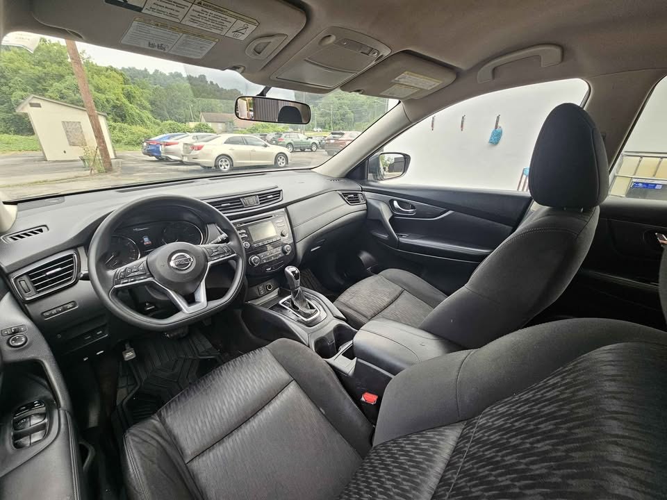 2017 Nissan Rogue Image 9