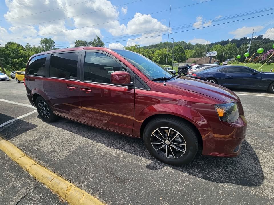 2018 Dodge Grand Caravan Image 2