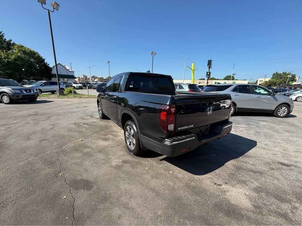 2017 Honda Ridgeline Image 3