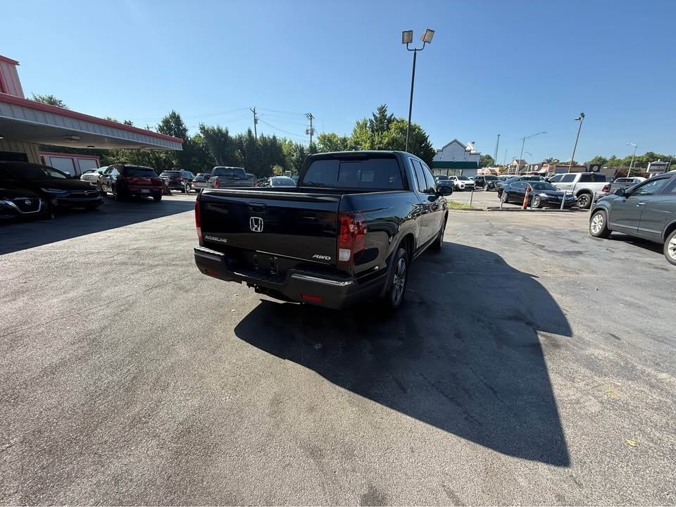 2017 Honda Ridgeline Image 4