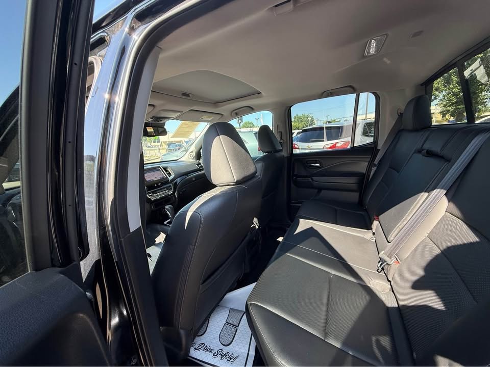 2017 Honda Ridgeline Image 11