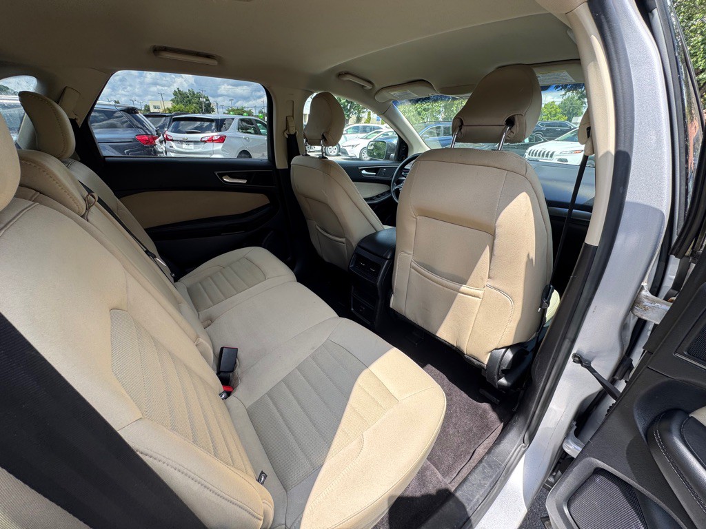 2016 Ford Edge Image 8