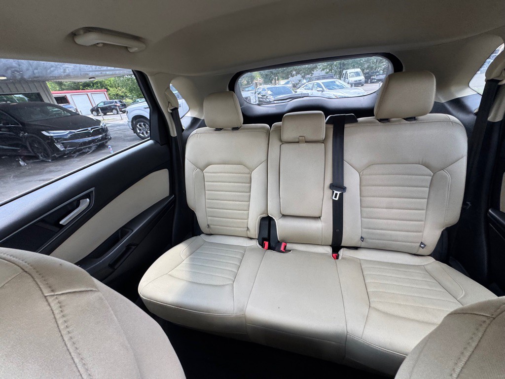 2016 Ford Edge Image 12