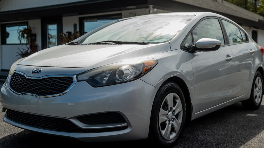 2016 Kia Forte Image 2