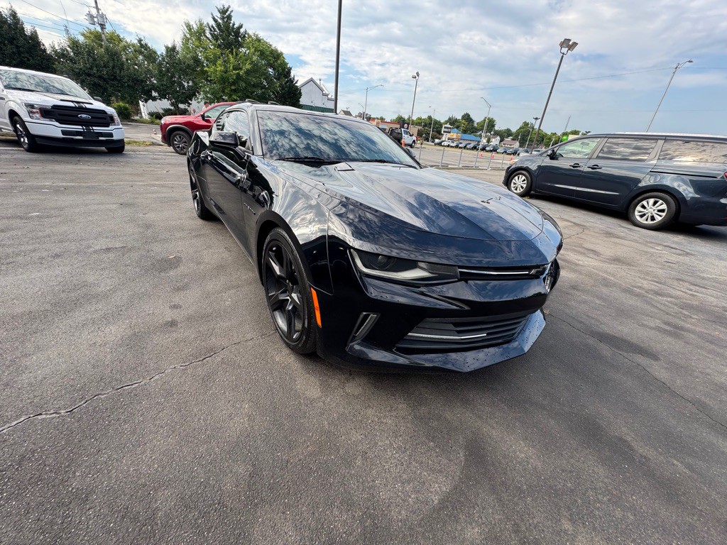 2018 Chevrolet Camaro Image 2