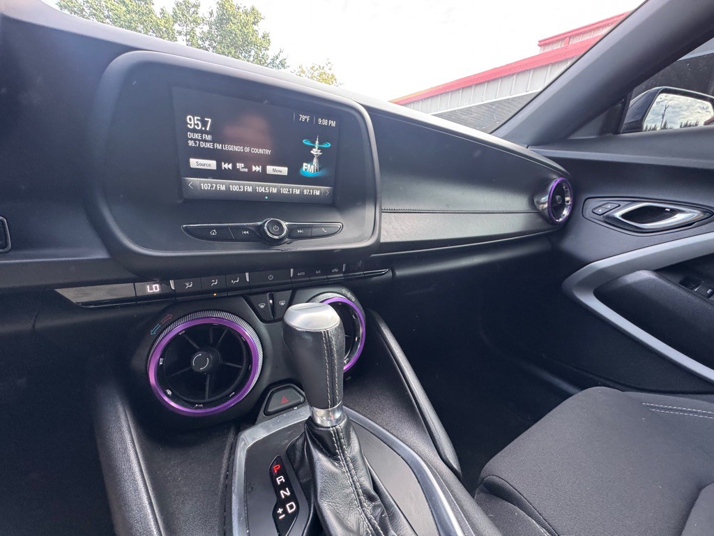 2018 Chevrolet Camaro Image 9