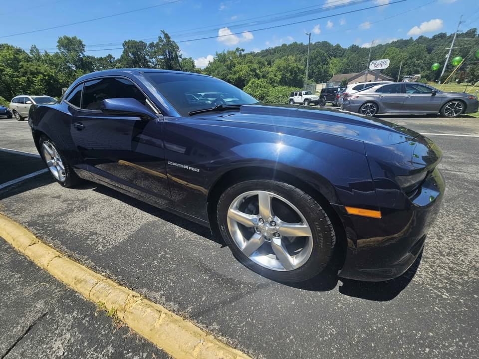 2015 Chevrolet Camaro Image 2