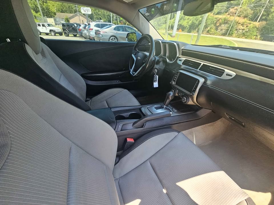2015 Chevrolet Camaro Image 8