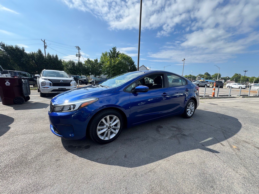 2017 Kia Forte Image 2