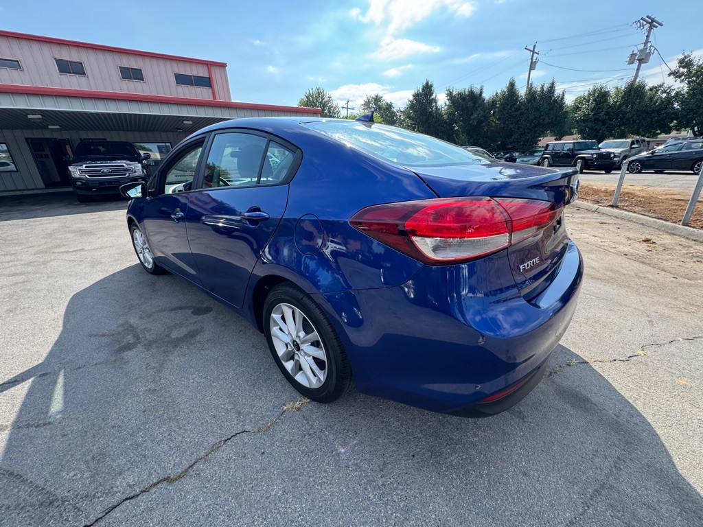 2017 Kia Forte Image 5