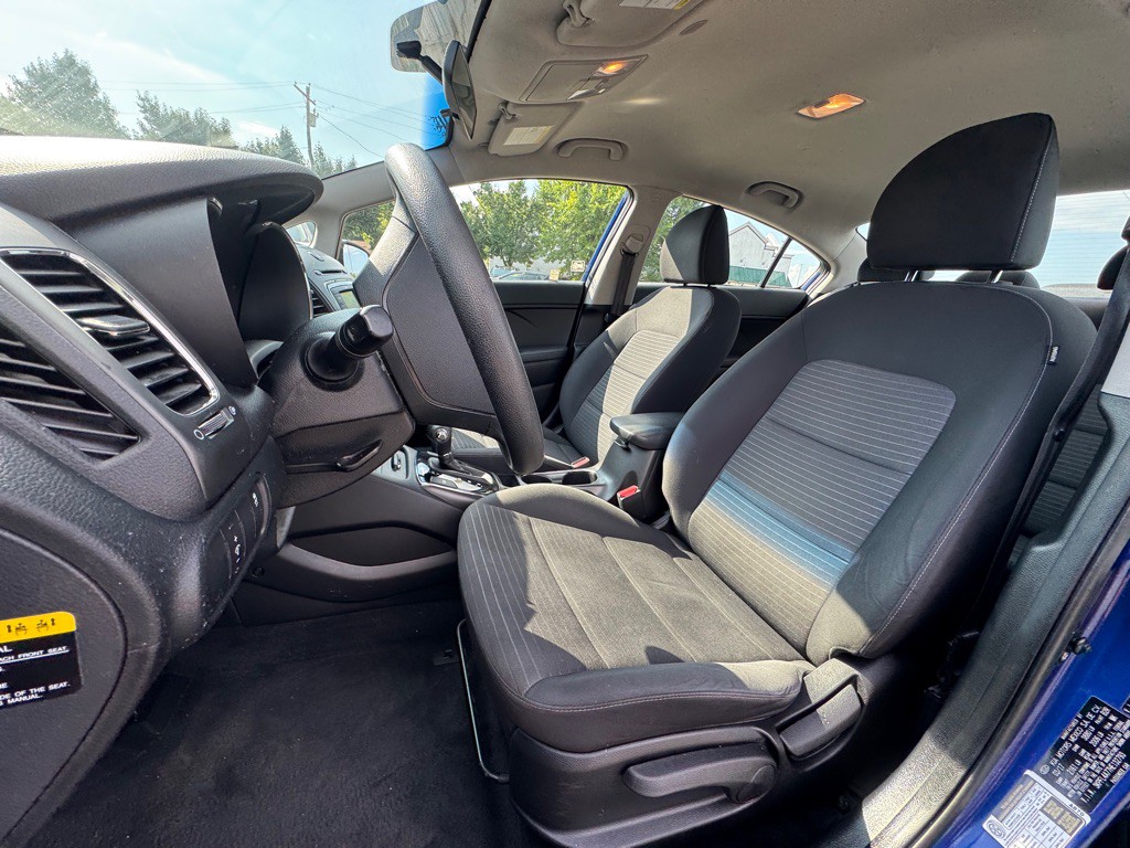 2017 Kia Forte Image 6