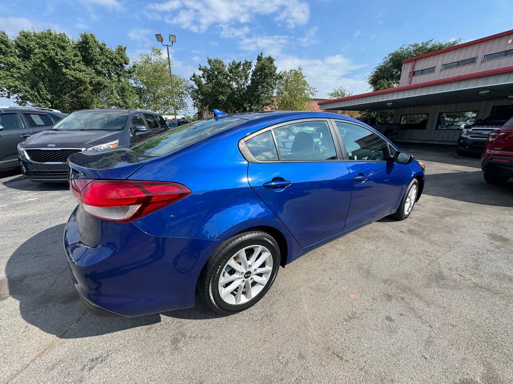 2017 Kia Forte Image 13