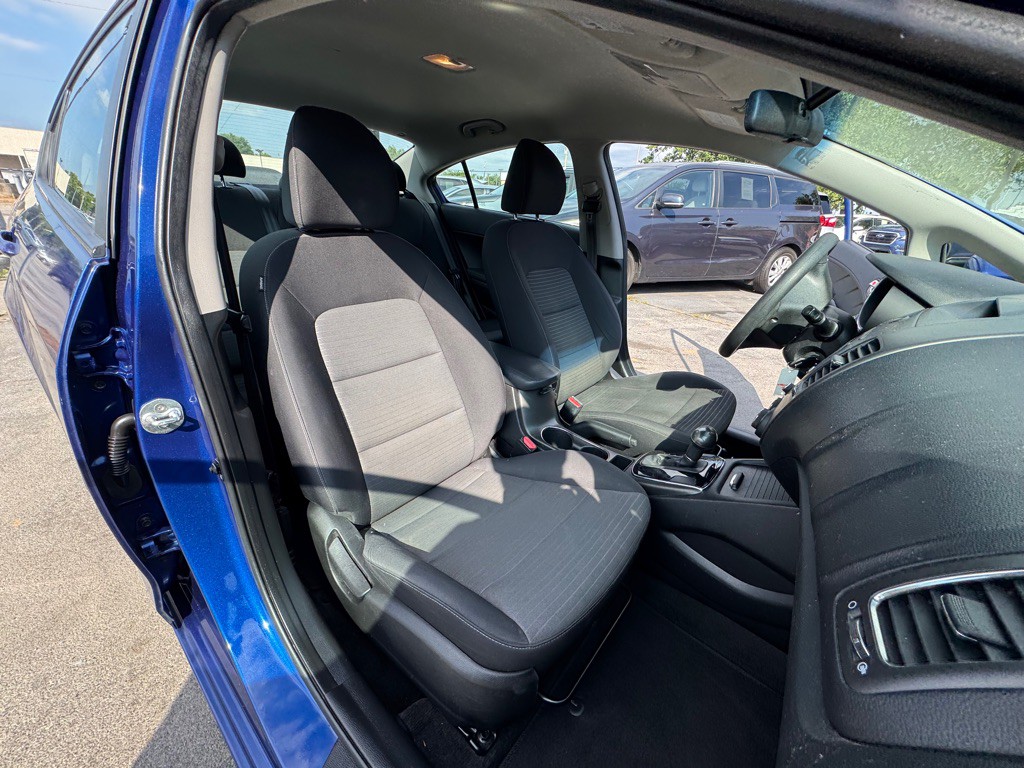 2017 Kia Forte Image 18