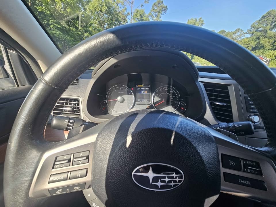 2014 Subaru Outback Image 11