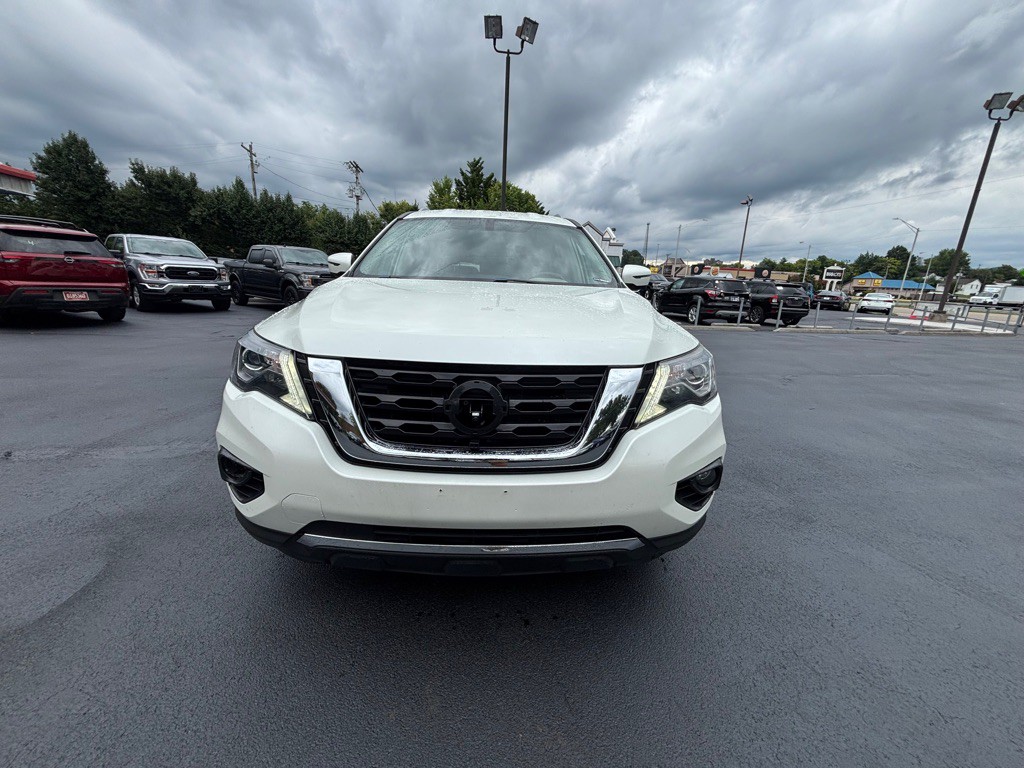 2018 Nissan Pathfinder Image 2
