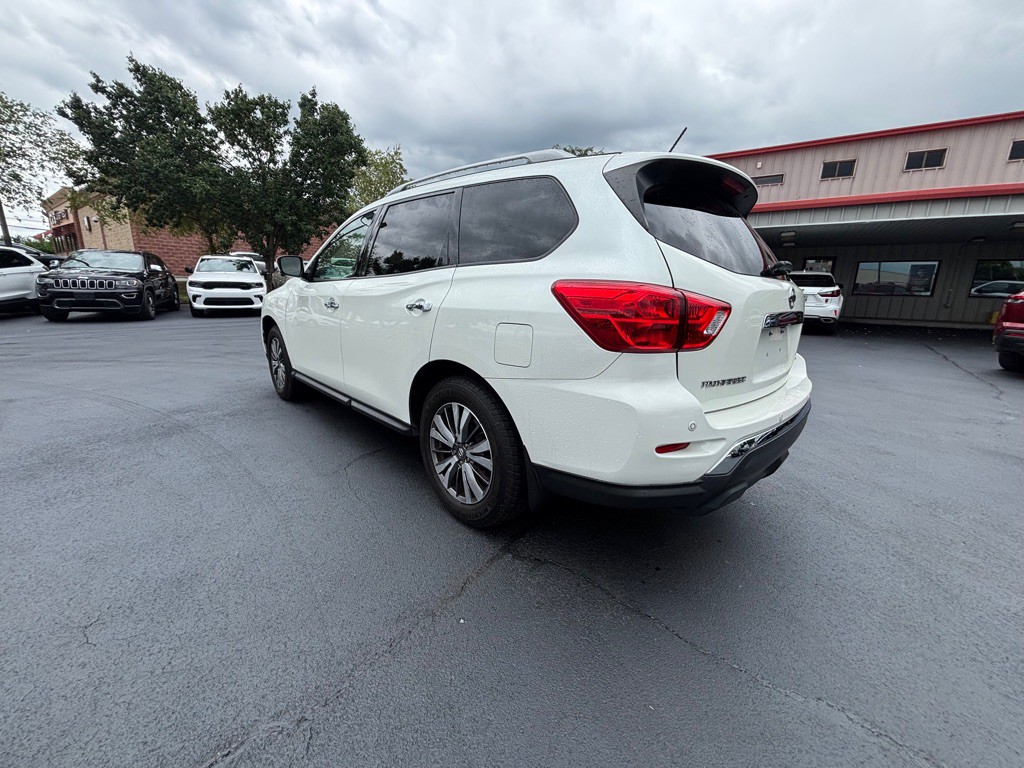 2018 Nissan Pathfinder Image 4