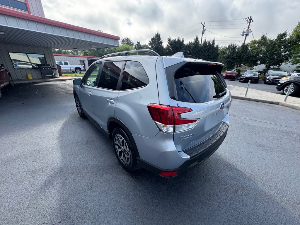 2021 Subaru Forester Image 4