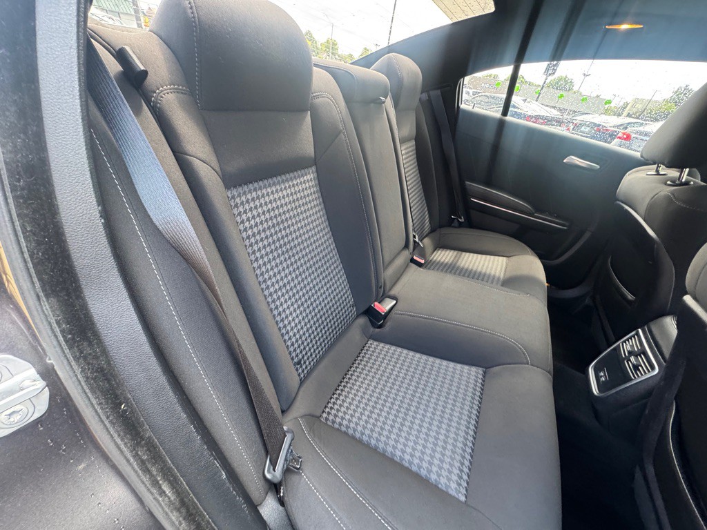 2021 Dodge Charger Image 7