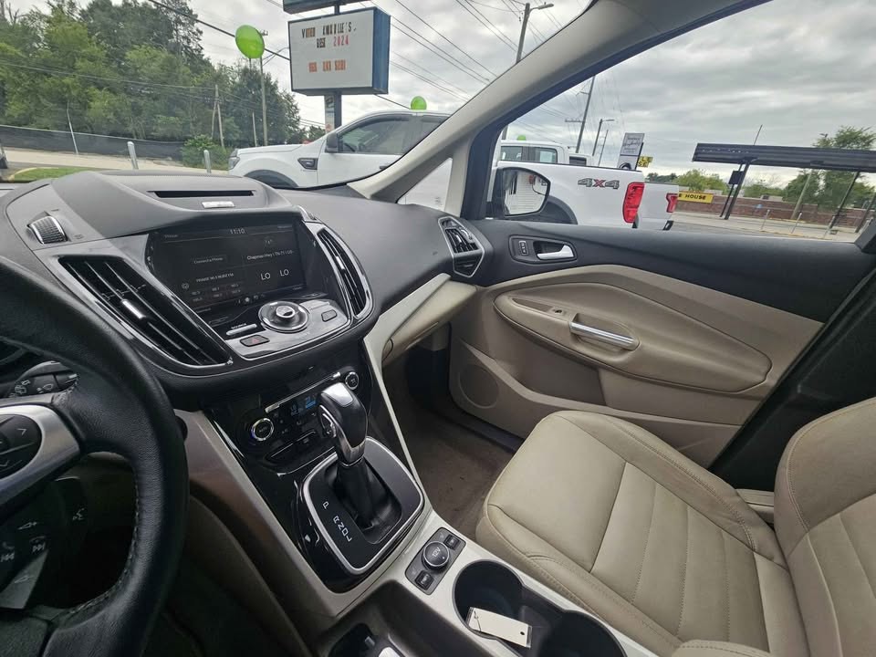 2013 Ford C-Max Image 23