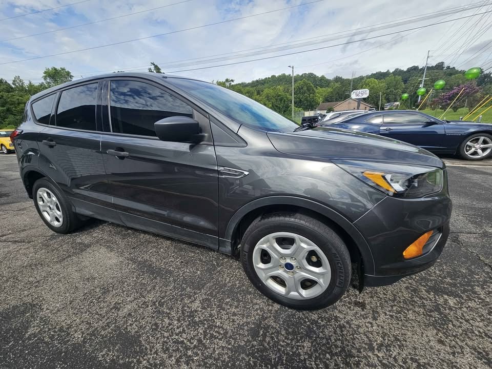 2019 Ford Escape Image 2