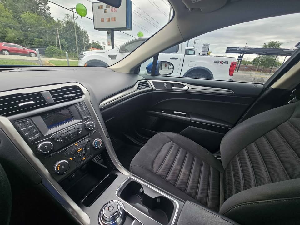 2017 Ford Fusion Image 8