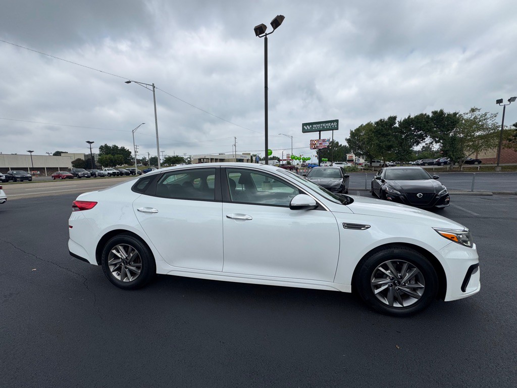 2019 Kia Optima Image 2