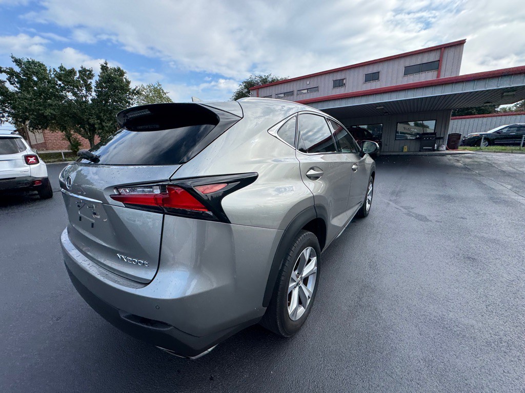 2017 Lexus NX Image 6