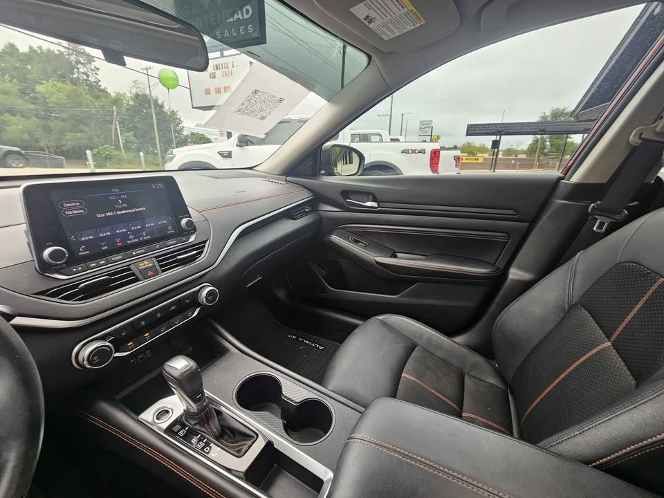 2020 Nissan Altima Image 10