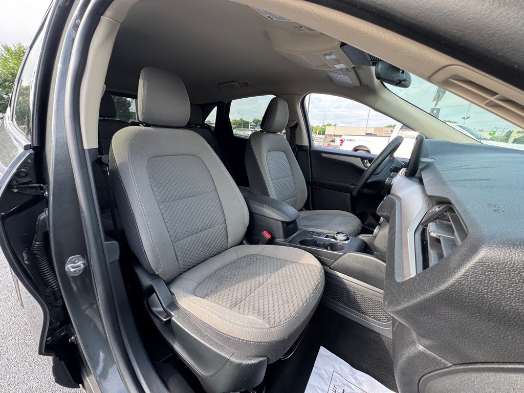 2020 Ford Escape Image 8