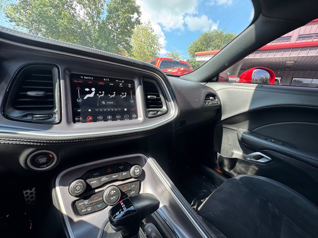 2020 Dodge Challenger Image 3