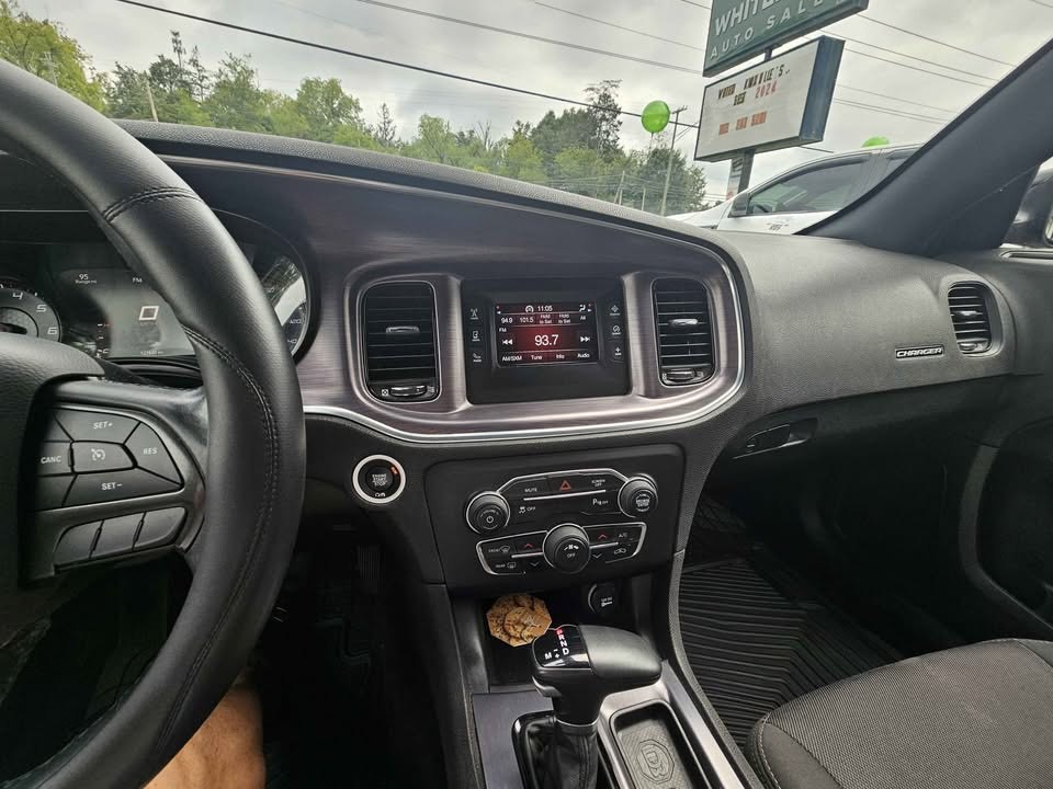 2017 Dodge Charger Image 9