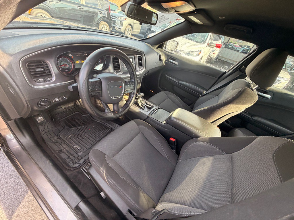 2017 Dodge Charger Image 11