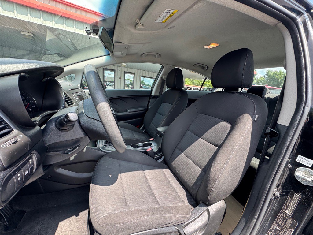 2016 Kia Forte Image 6