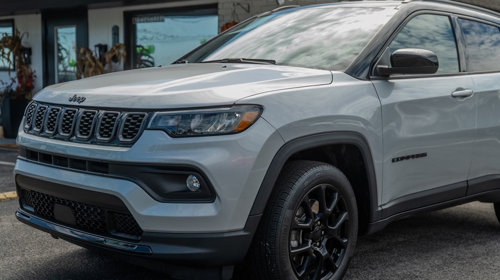 2024 Jeep Compass Image 2