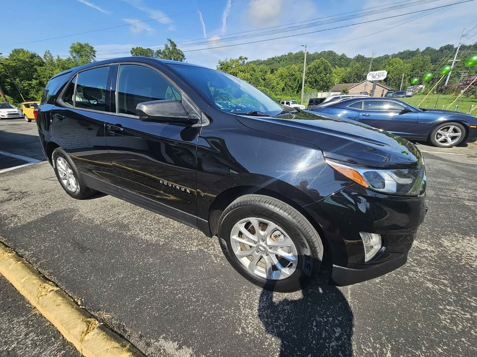 2018 Chevrolet Equinox Image 2