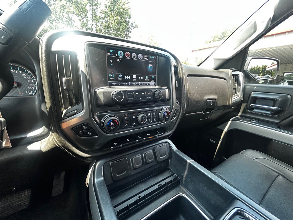2017 Chevrolet Silverado 1500 Image 2