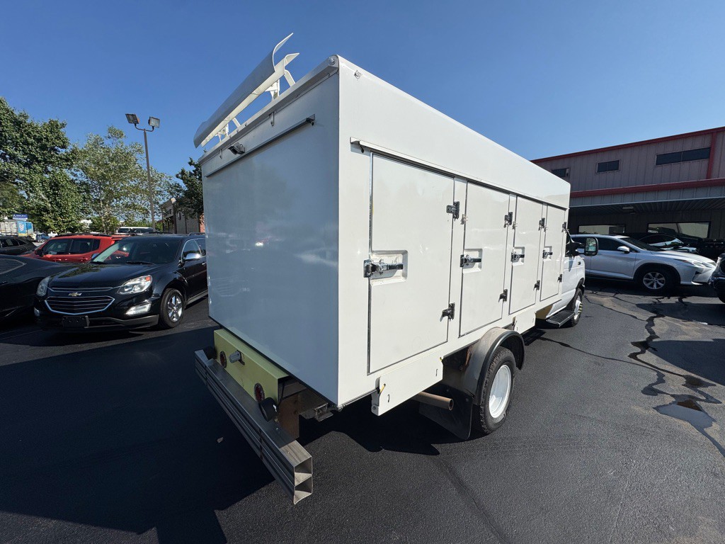 2018 Ford Econoline Image 4