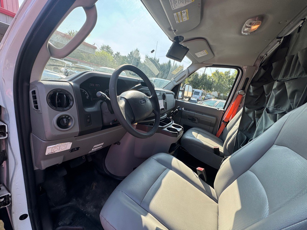2018 Ford Econoline Image 12